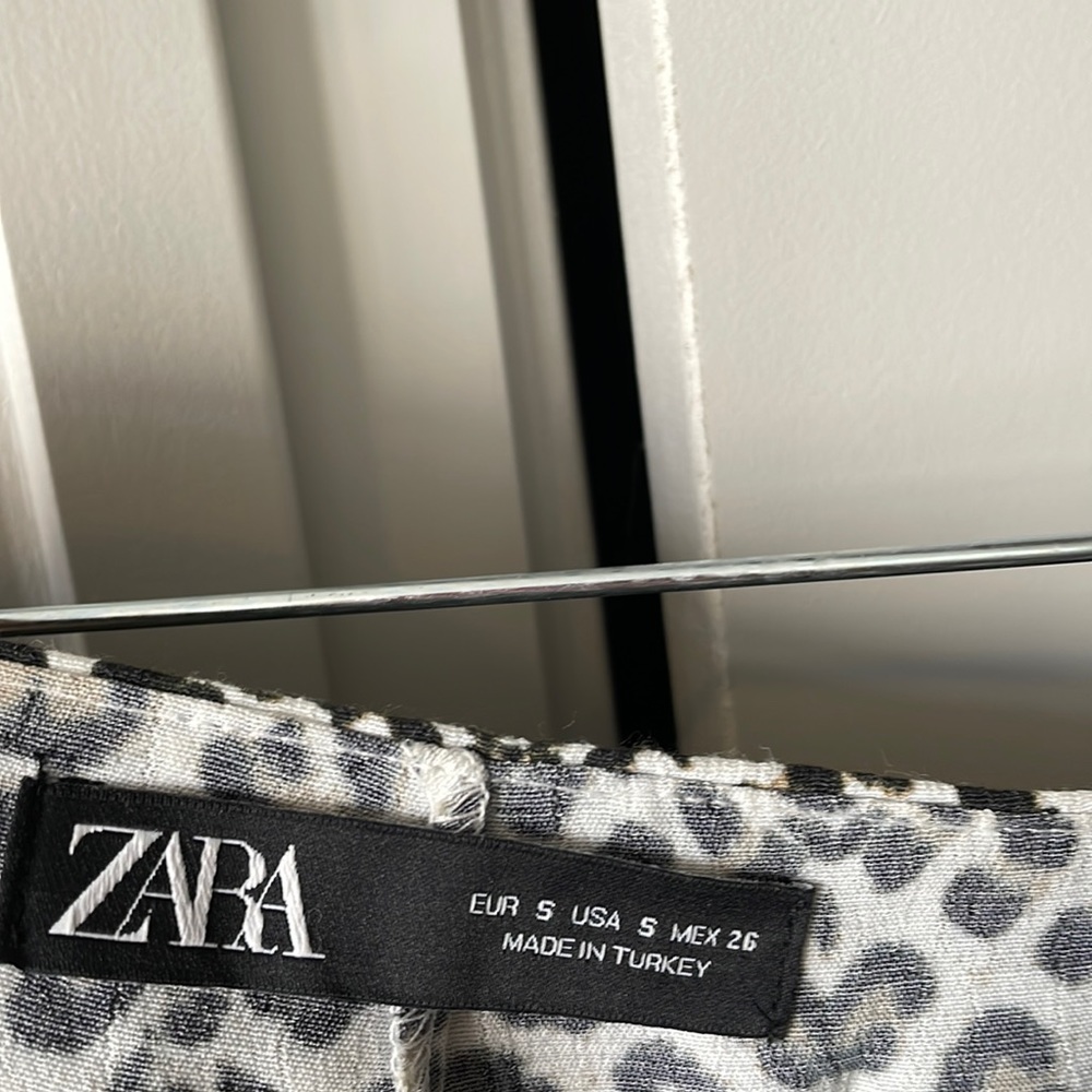 Zara ruffle skort leopard/animal print size sm - Picture 2 of 2
